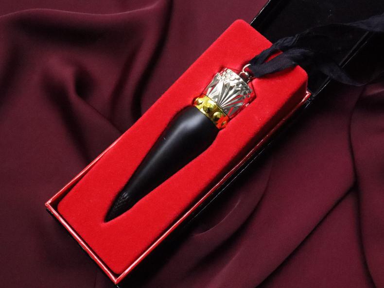 好用的蘿卜丁口紅推薦，CL女王權(quán)杖口紅美貌與氣場兼?zhèn)?></a></span>
                    <span id=